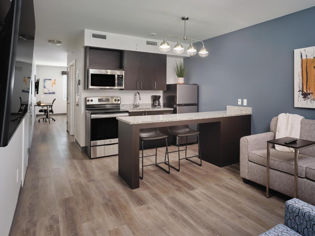 Stayapt San Antonio-randolph Live Oak